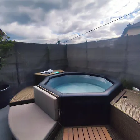 Maison De Charme Avec Jacuzzi Ferienhaus *