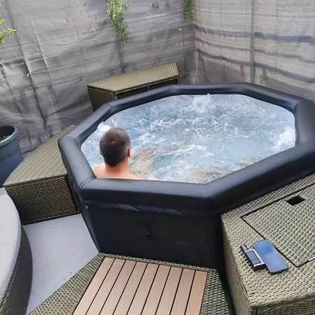 Holiday home Maison De Charme Avec Jacuzzi *